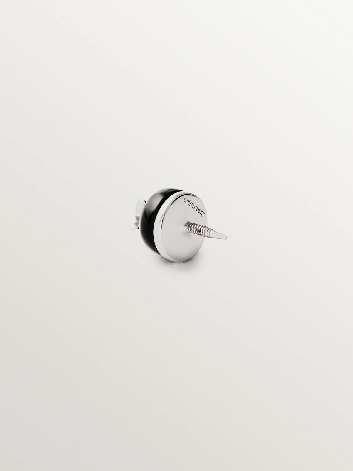 Piercing de oro blanco de 18K con ónix negro y forma de estrella - Image 3