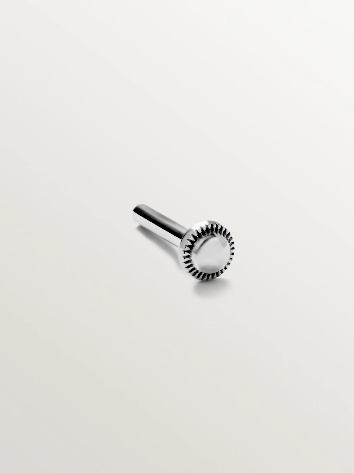Piercing de oro blanco de 18K con diamante - Image 3