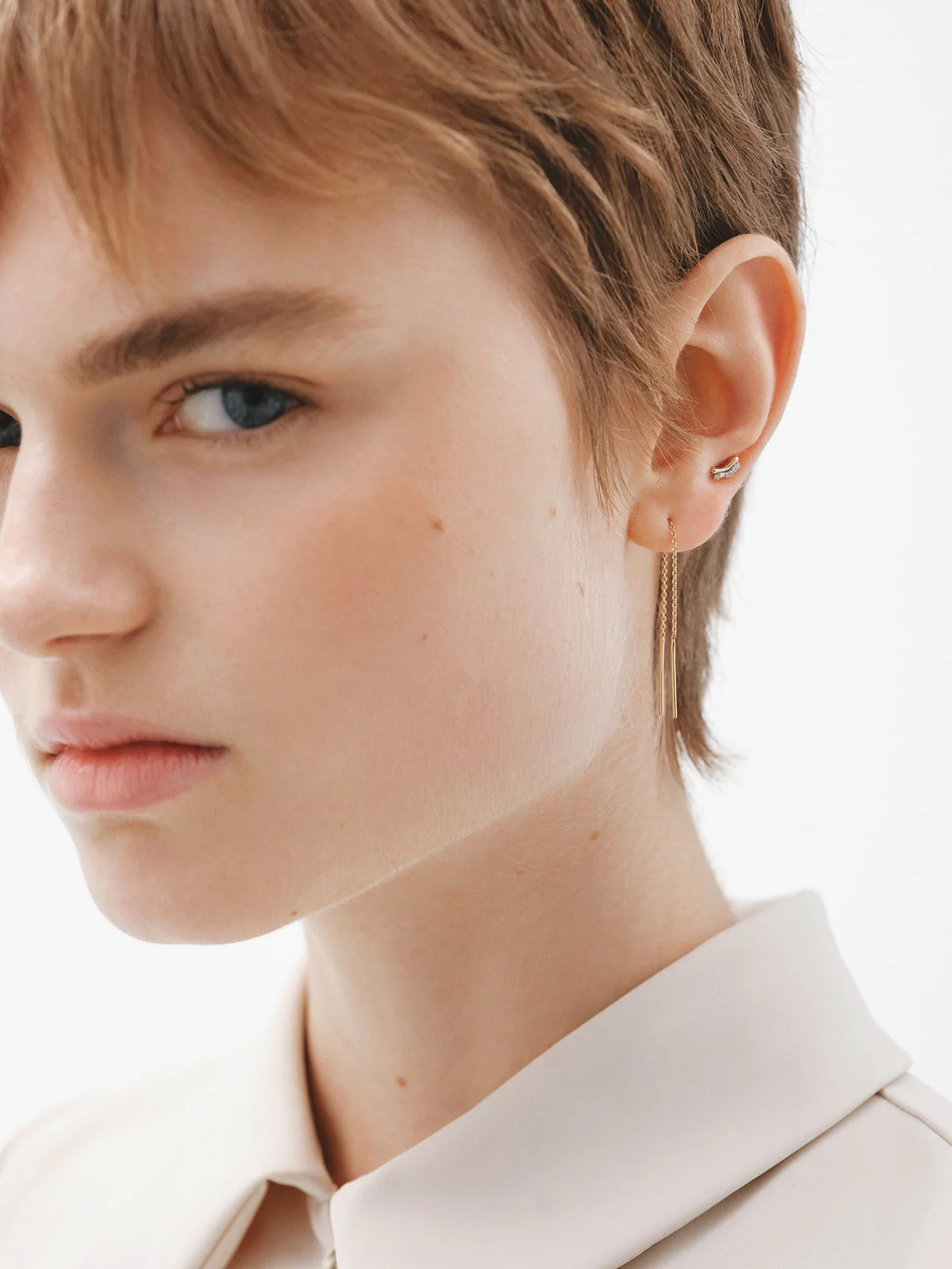 Piercing individual de oro amarillo y blanco de 18K con diamantes blancos en talla brillante. - Image 6