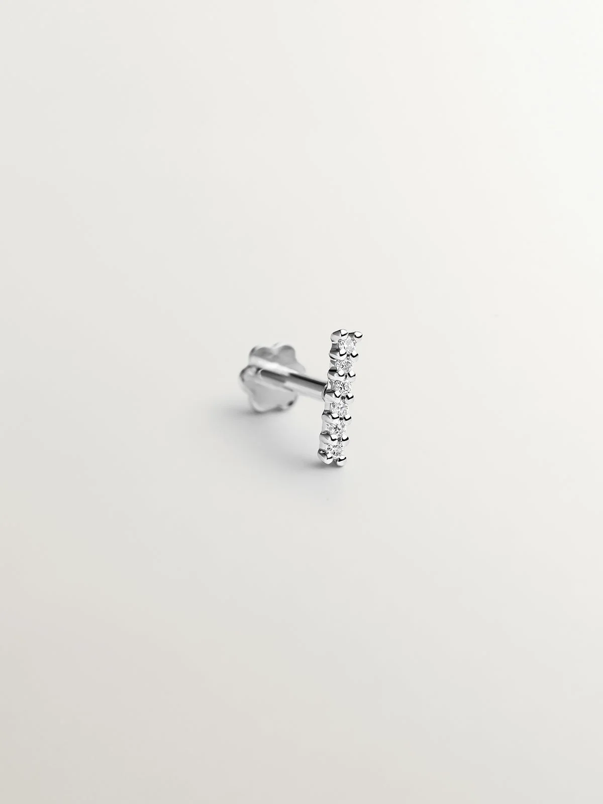 Piercing de oro blanco de 18K con diamantes en talla brillante de 0,02 cts - Image 3