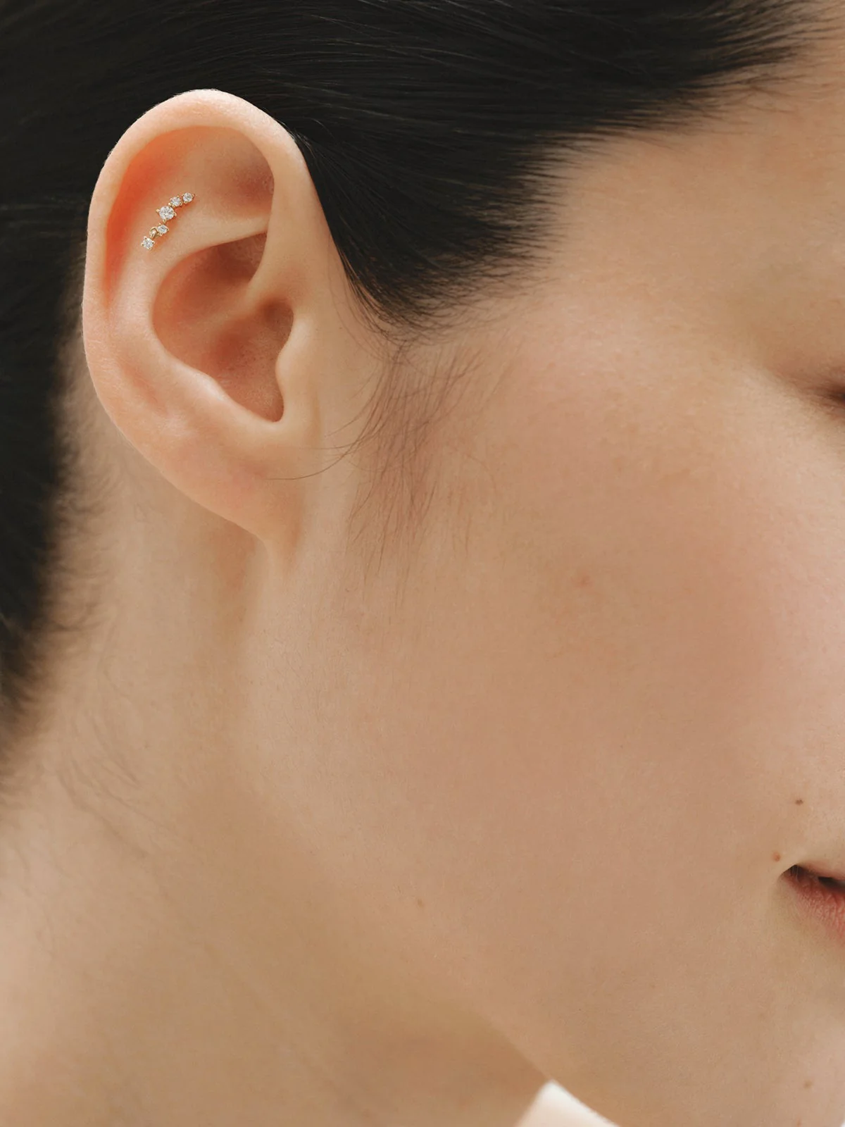 Piercing trepador de oro amarillo de 18K con diamantes - Image 6