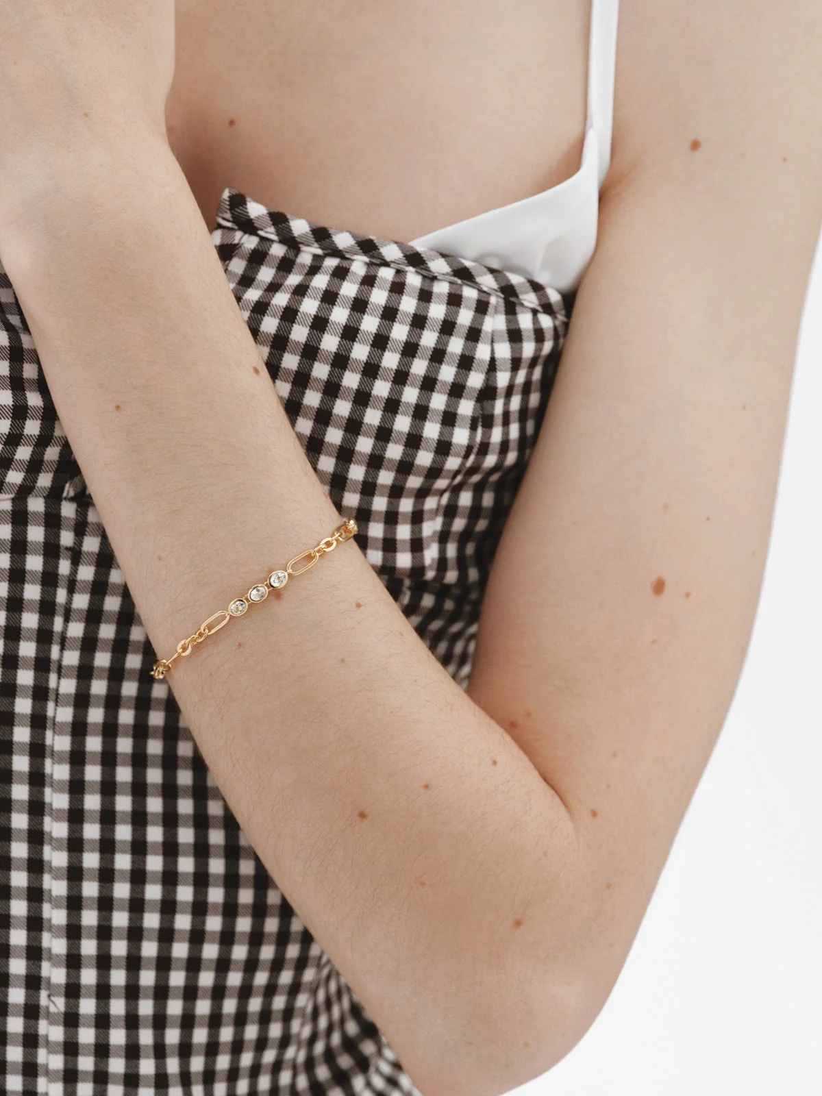 Pulsera de cadena de plata 925 bañada en oro amarillo de 18K con topacios blancos - Image 2