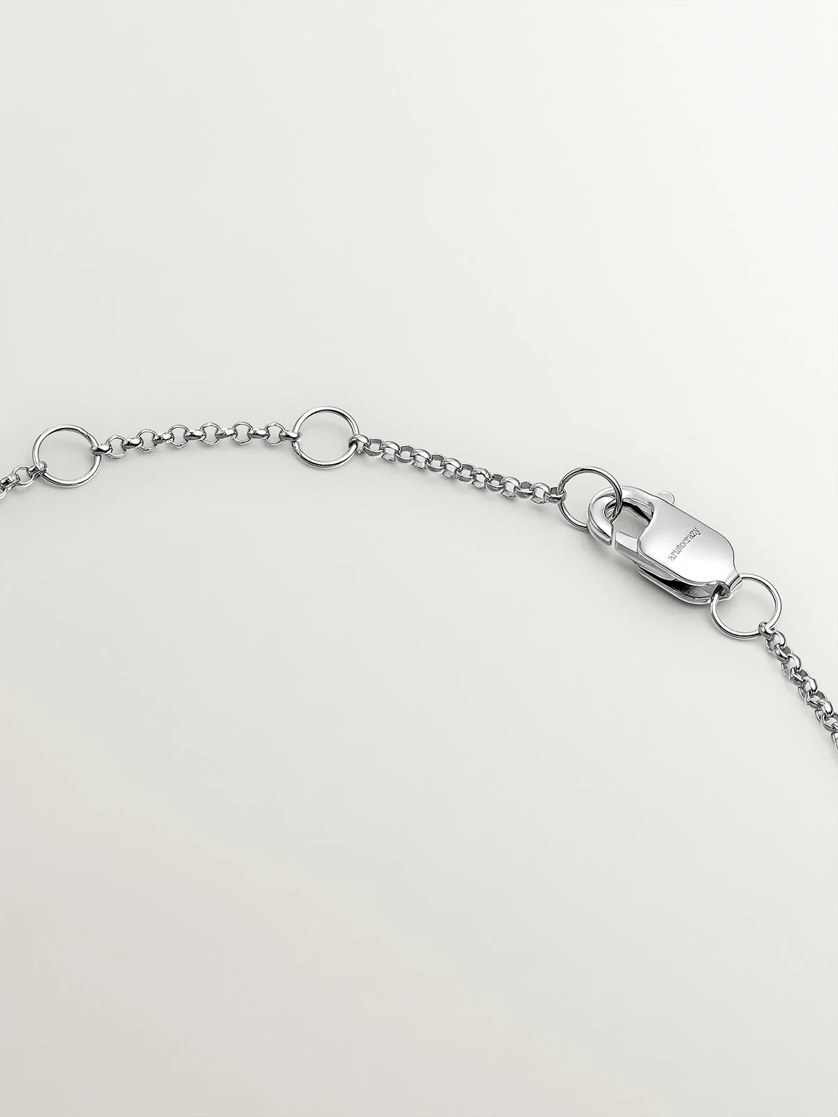 Pulsera de eslabones rolo de oro blanco de 9K con 3 diamantes - Image 7