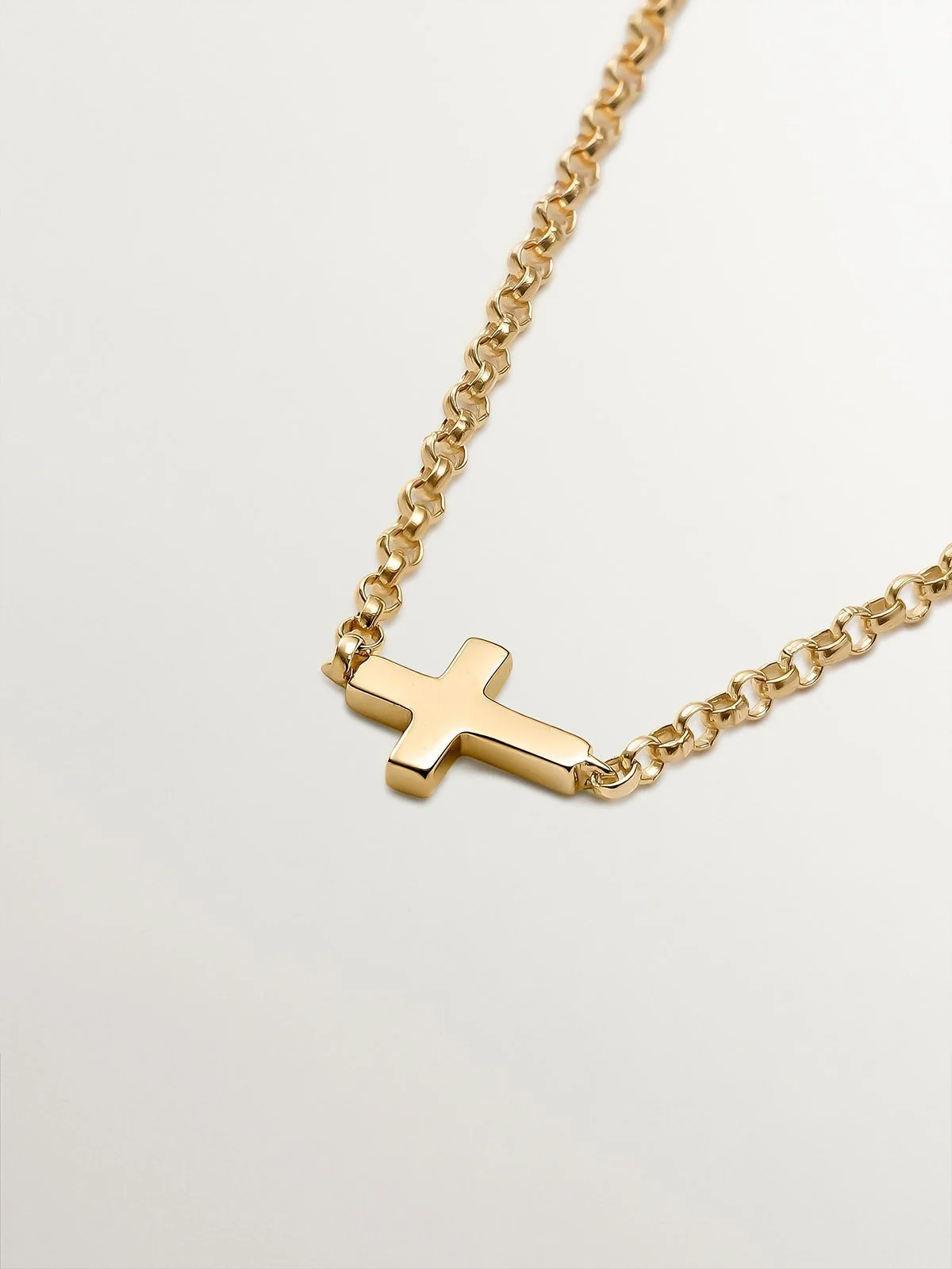 Pulsera de oro amarillo de 9K con cruz - Image 3