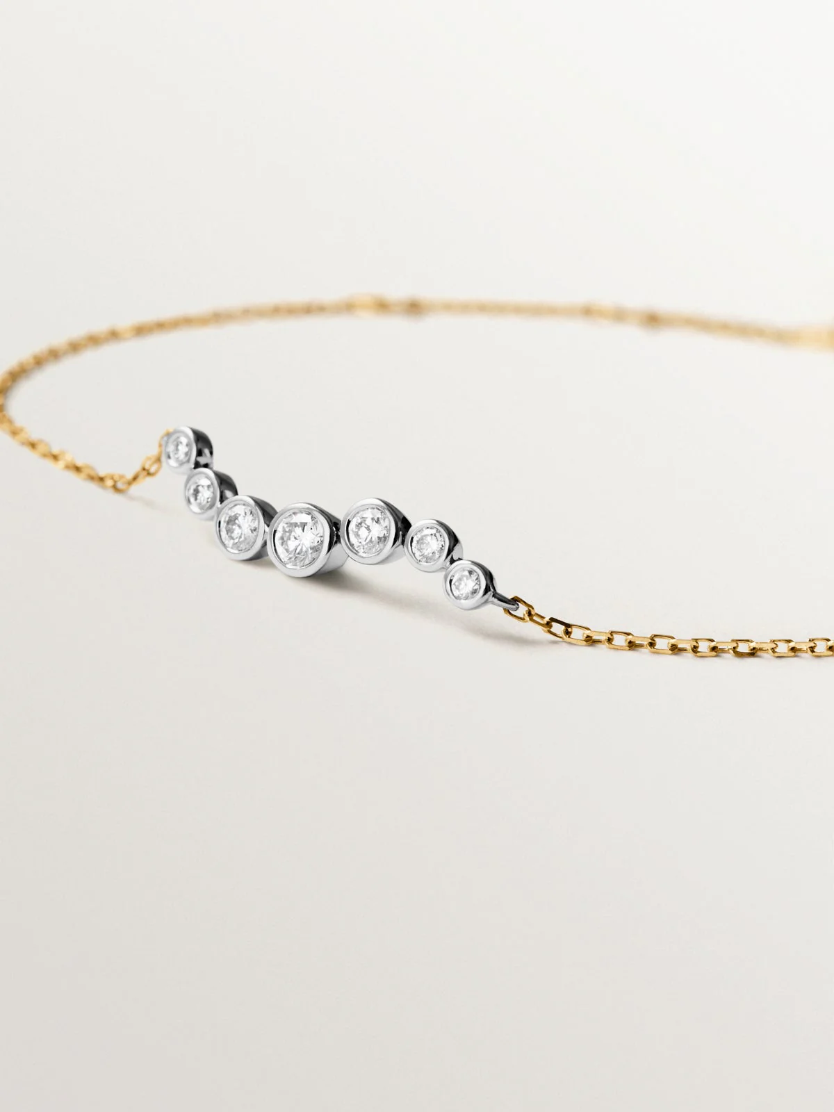 Pulsera de oro blanco y amarillo de 9K con diamantes - Image 3