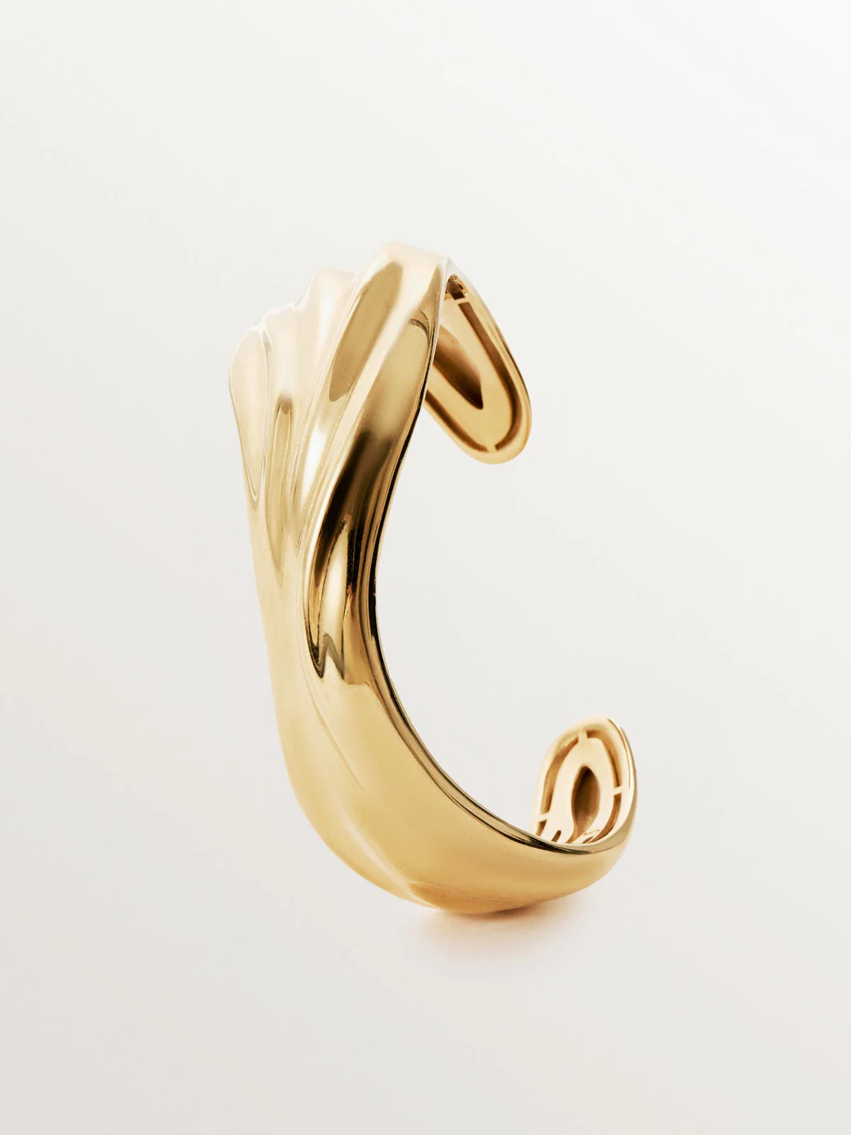 Pulsera rígida de plata 925 bañada en oro amarillo de 18K con textura - Image 3