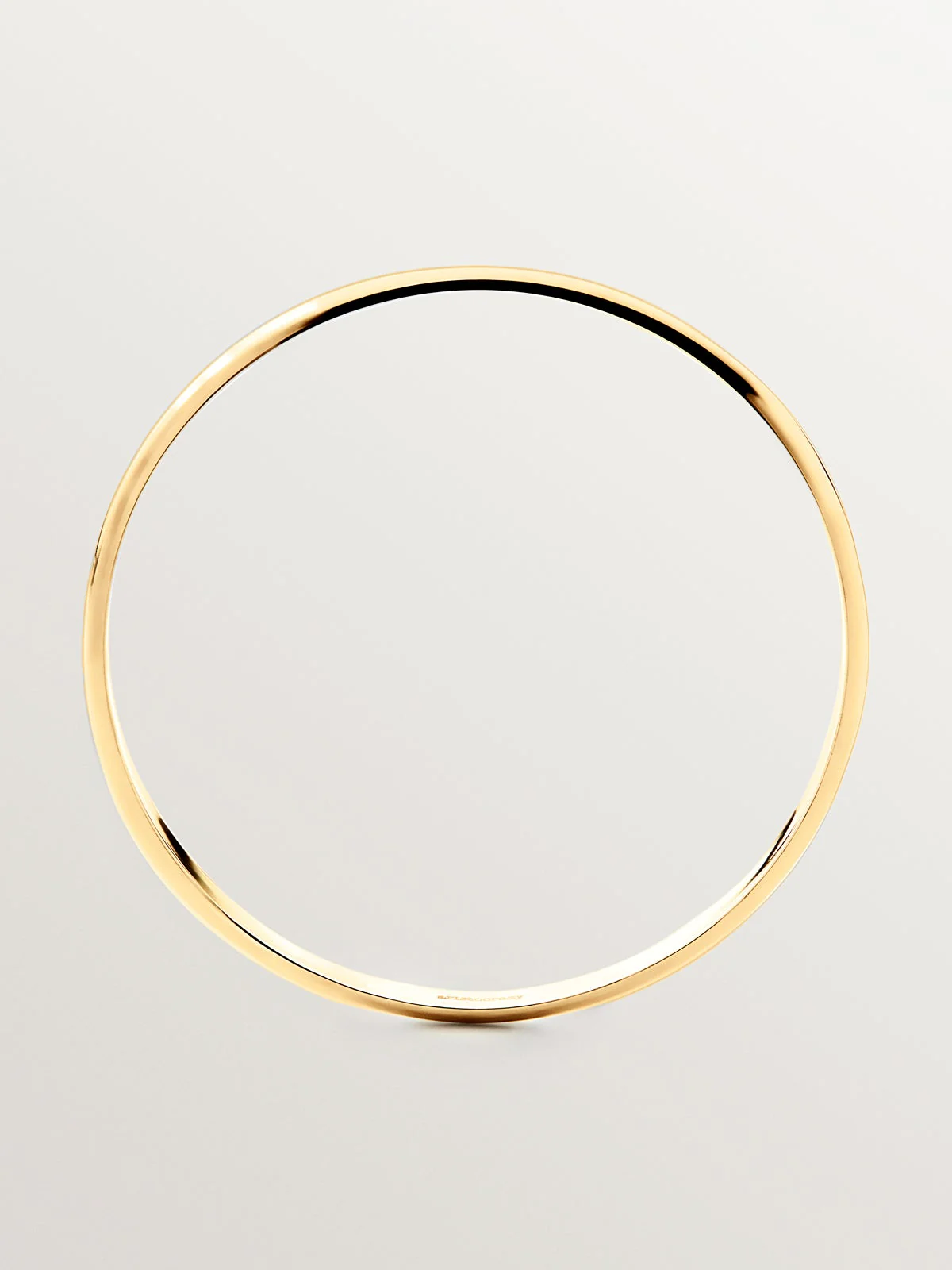 Pulsera rígida estilo semanario de plata 925 bañada en oro amarillo de 18K. - Image 5